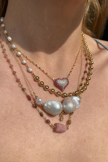 QUEEN OF HEARTS NECKLACE- PINK OMBRÉ
